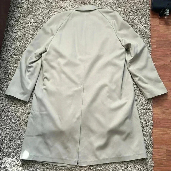 Vintage London Fog Cream Trench Coat with Silk and Fleece Line 42 Long - Picture 8 of 10